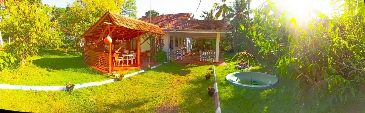 Happy Morning Bliss Bed and Breakfast Mirissa Exterior foto